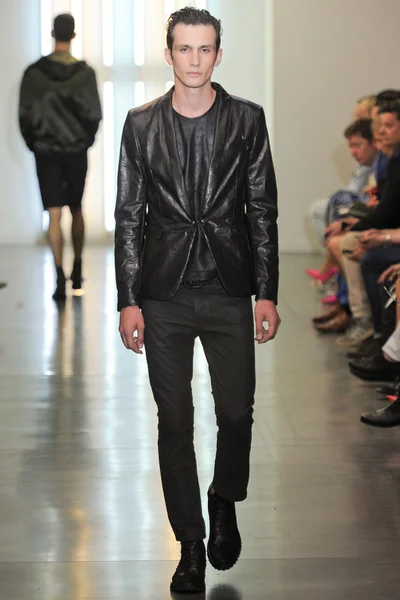 Look 28